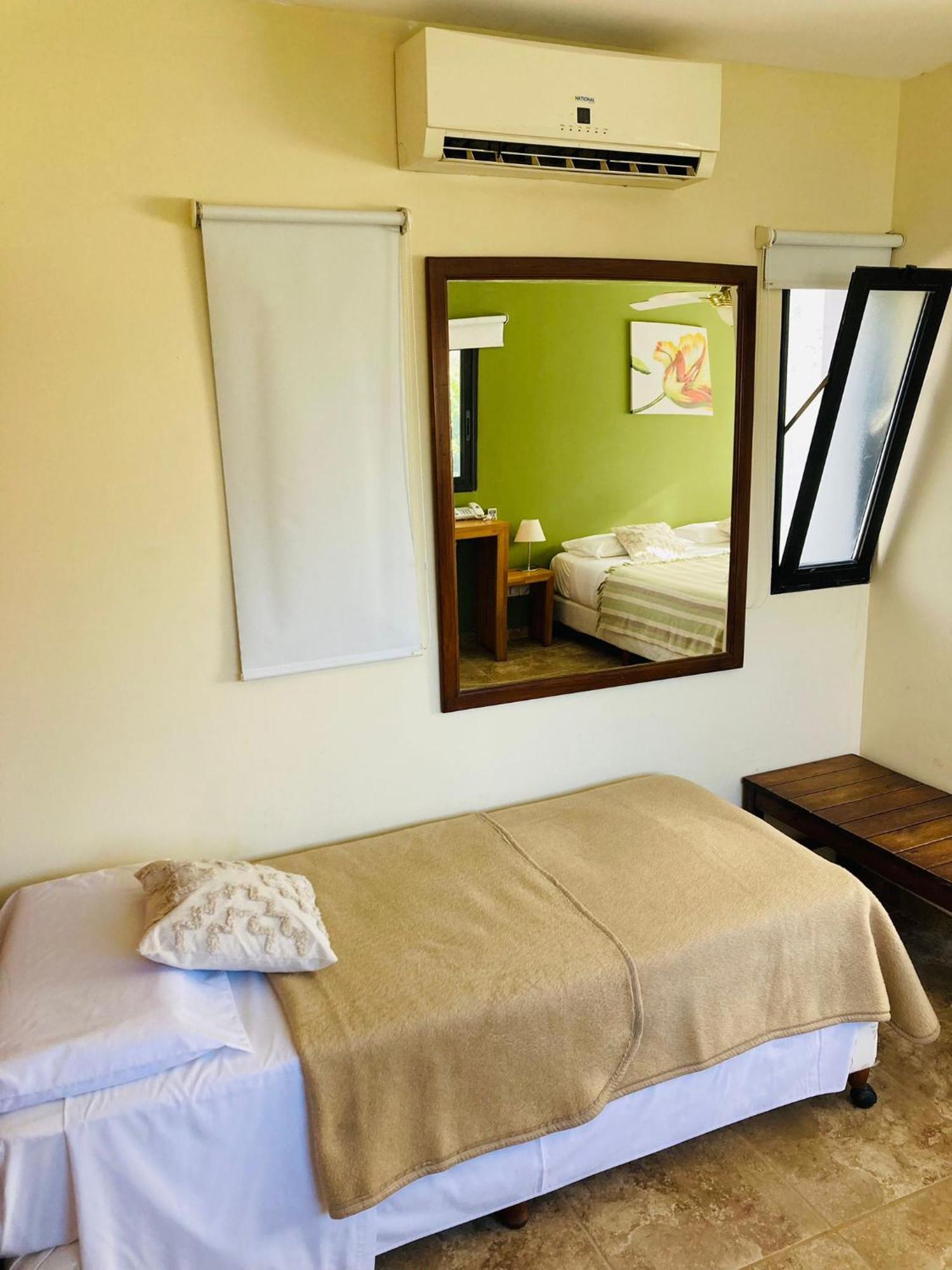 Posada Boutique Le Vrero Colonia del Sacramento Room photo